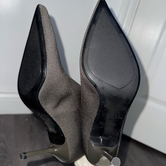 BRAND NEW Zara dark brown women's sock boots Size 6.5 - Picture 5 of 5